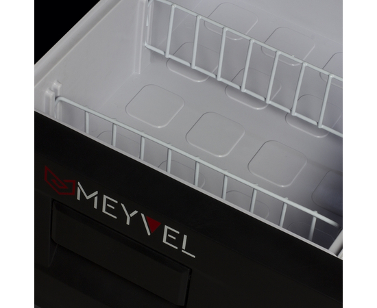 Универсальный встраиваемый автохолодильник Meyvel AF-CB30, фотография № 6 в интернет-магазине «ВТачку»