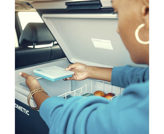 Компрессорный автохолодильник Dometic CFX5 55IM, Независимые камеры: Однокамерные, Объём холодильника: 53 литра, фотография № 11 в интернет-магазине «ВТачку»